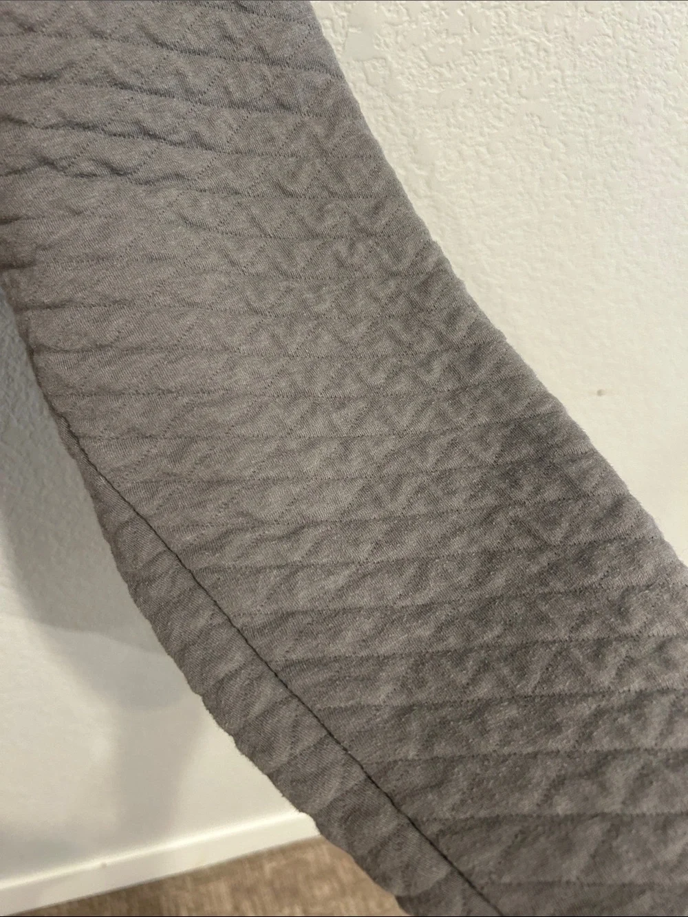 Goodfellow & Co Quilted Grey V‑Neck Snap Pullover